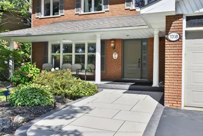 3708 Beechollow Crescent, Mississauga, On L4y 3t2