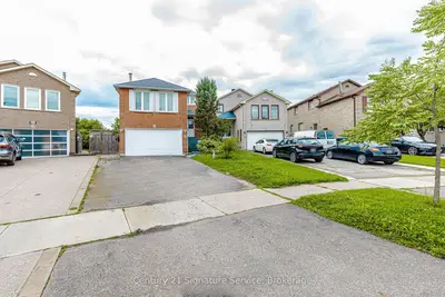 22 Merganser Crescent, Brampton, On L6w 4e8