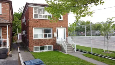 11 Dennis Avenue, Toronto, On M6n 2t7