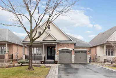 15 Valleystream Circle, Brampton, On L6p 2e2