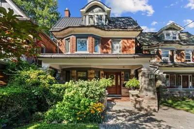 260 Indian Road, Toronto, On M6r 2x2