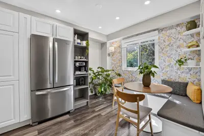 59 Maple Avenue 8, Halton Hills, On L7g 1x8