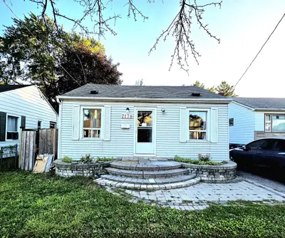 7178 Lancaster Avenue, Mississauga, On L4t 2l2