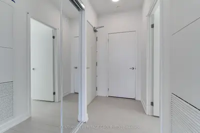 4010 Eglinton Avenue 1819, Toronto, On M9a 0g5