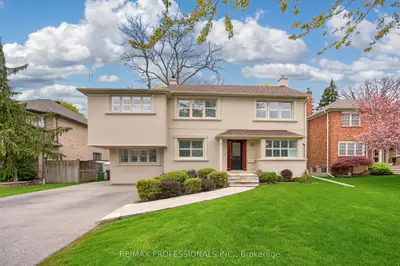 27 Nottingham Drive, Toronto, On M9a 2w4