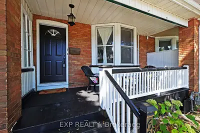 60 Parkdale Road, Toronto, On M6r 1e2