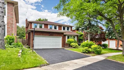 2027 ROY IVOR Crescent, Mississauga, ON L5L 3N7