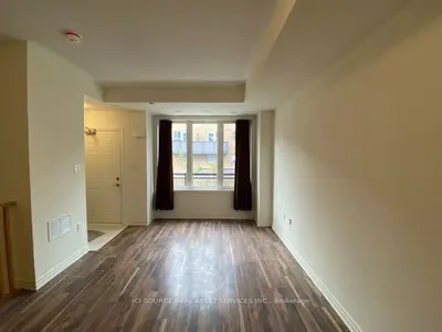 2285 MCNAB Lane 10, Mississauga, ON L5J 0B3