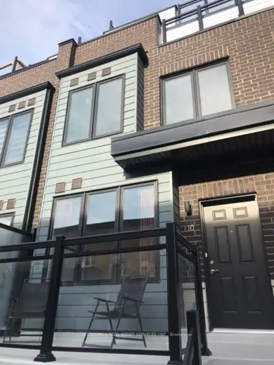 2285 MCNAB Lane 10, Mississauga, ON L5J 0B3