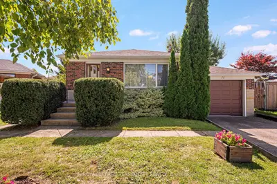 11 Picton Crescent, Toronto, On M3k 1w4
