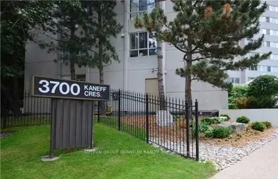3700 Kaneff Crescent 808, Mississauga, On L5a 4b8