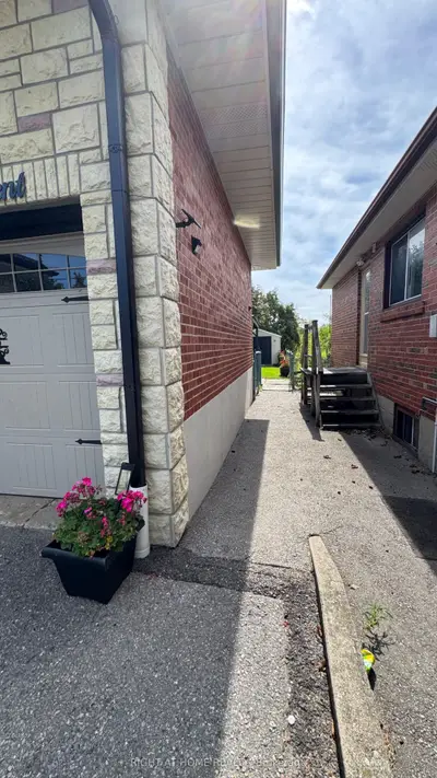 31 Whitburn Crescent Lower Level, Toronto, On M3m 2s3