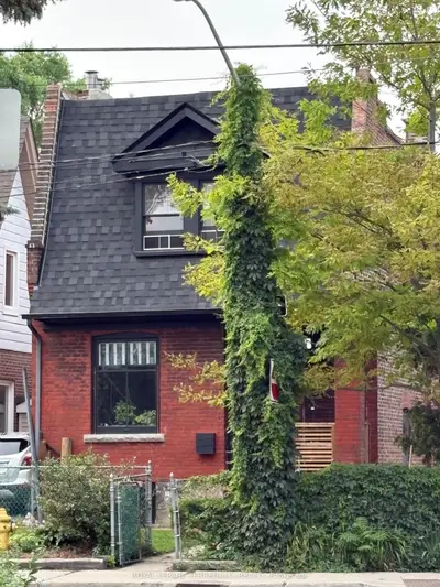 2 Wright Avenue, Toronto, On M6r 1k8