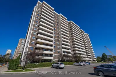 3 Lisa Street 1610, Brampton, On L6t 4a2