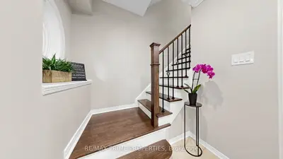 1084 Queen Street W 18b, Mississauga, On L5h 4k4