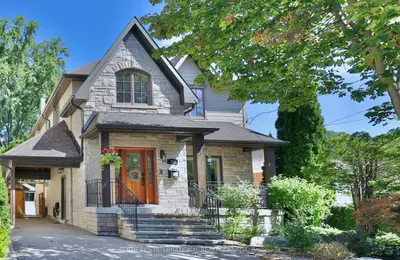 31 Maple Avenue N, Mississauga, On L5h 2r9