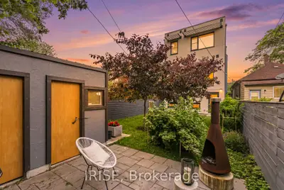 29 Ash Crescent, Toronto, On M8w 1e4