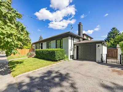 25 Treeview Drive, Toronto, On M8w 4b8