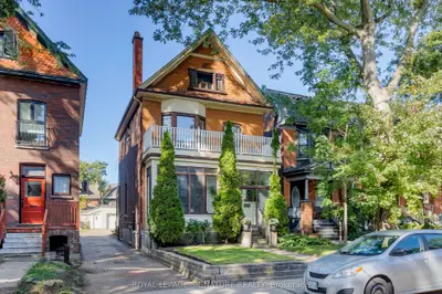 36 Cowan Avenue, Toronto, On M6k 2n4