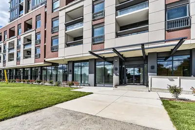 4010 Eglinton Avenue W 1821, Toronto, On M9a 0g5