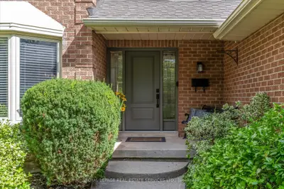 1075 Mayfair Road, Oakville, On L6m 1g5