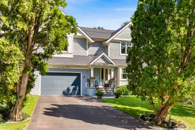 34 Lambeth Road, Toronto, On M9a 2y7