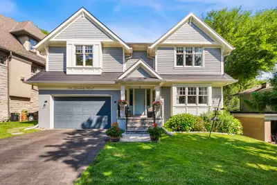 34 Lambeth Road, Toronto, On M9a 2y7
