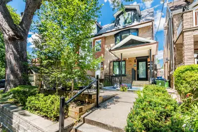 238 Garden Avenue, Toronto, On M6r 1j1