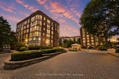 22 Southport Street 440, Toronto, On M6s 4y9