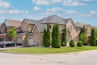 35 Goreridge Crescent, Brampton, On L6p 1p2