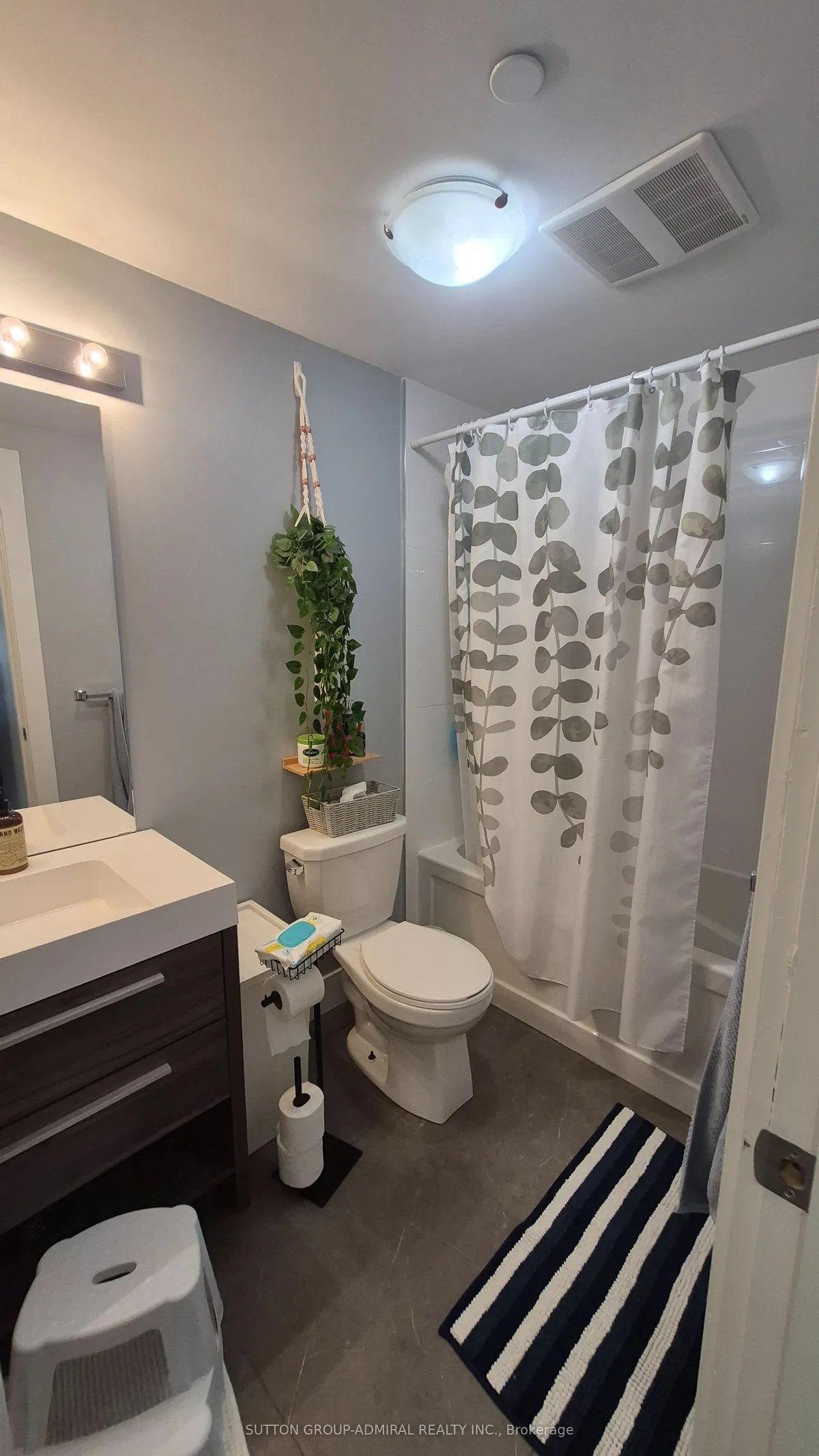 293 Viewmount Avenue 302, Toronto, On M6b 3h8