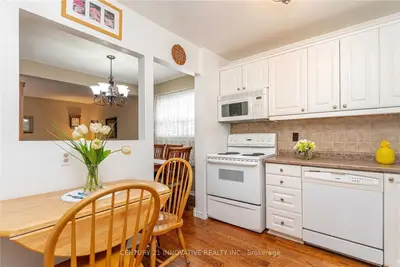 25 Gladstone Square, Brampton, On L6s 2h5