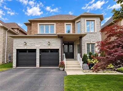 2121 Blackforest Crescent, Oakville, On L6m 4t6