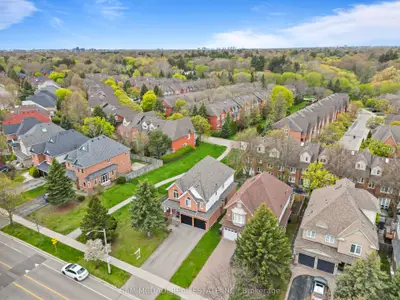 964 Queen Street W, Mississauga, On L5h 4j7