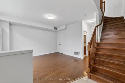 3076 Lake Shore Boulevard W Th10, Toronto, On M8v 1k3