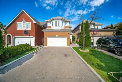 2485 Strathmore Crescent N, Mississauga, On L5m 5k9