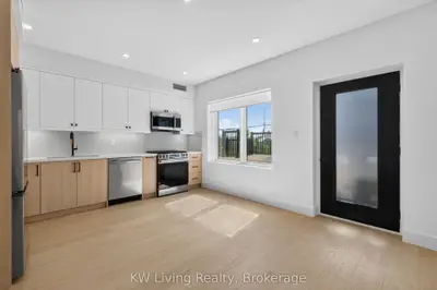 96 Belgravia Avenue, Toronto, On M6e 2m5