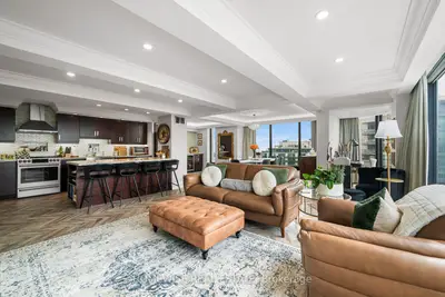 2045 Lake Shore Boulevard W 1407, Toronto, On M8v 2z6