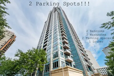 15 Viking Lane 2702, Toronto, On M9b 0a4