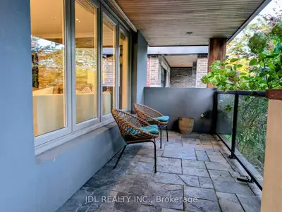 32 ASHMOUNT Crescent, Toronto W09, ON M9R 1C7