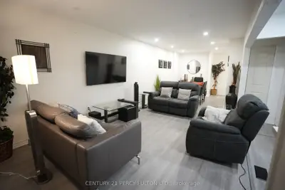 117 Cordella Avenue Main, Toronto, On M6n 2k1