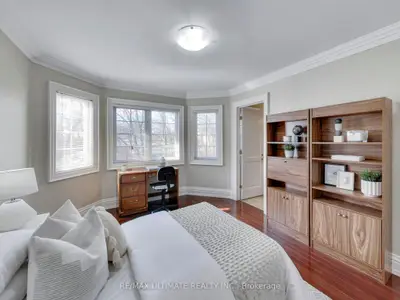 40 Harrow Drive 1, Toronto, On M6m 2x3
