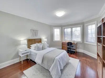 40 Harrow Drive 1, Toronto, On M6m 2x3