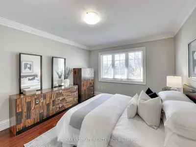 40 Harrow Drive 2, Toronto, On M6m 2x3