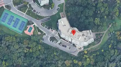 5 Rowntree Road 1814, Toronto, On M9v 5g9