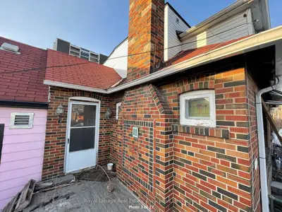 11 Stavebank Road N, Mississauga, On L5g 2t3