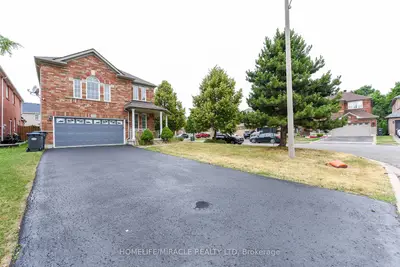 25 Blackcherry Lane, Brampton, On L6r 2y5