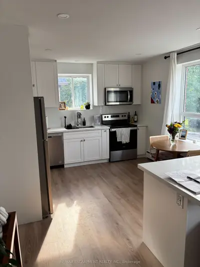2160 Ghent Avenue 4, Burlington, On L7r 1y5