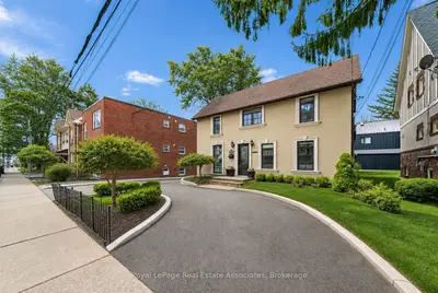 36 Mississauga Road N, Mississauga, On L5h 2h6
