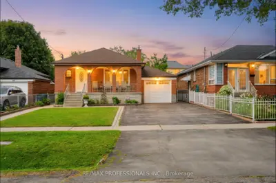 42 Woolgar Avenue, Toronto, On M8z 4y7
